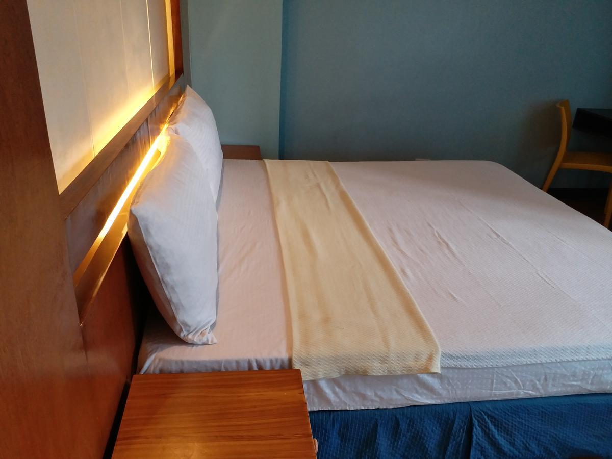 Leesons Residences Manila Kültér fotó
